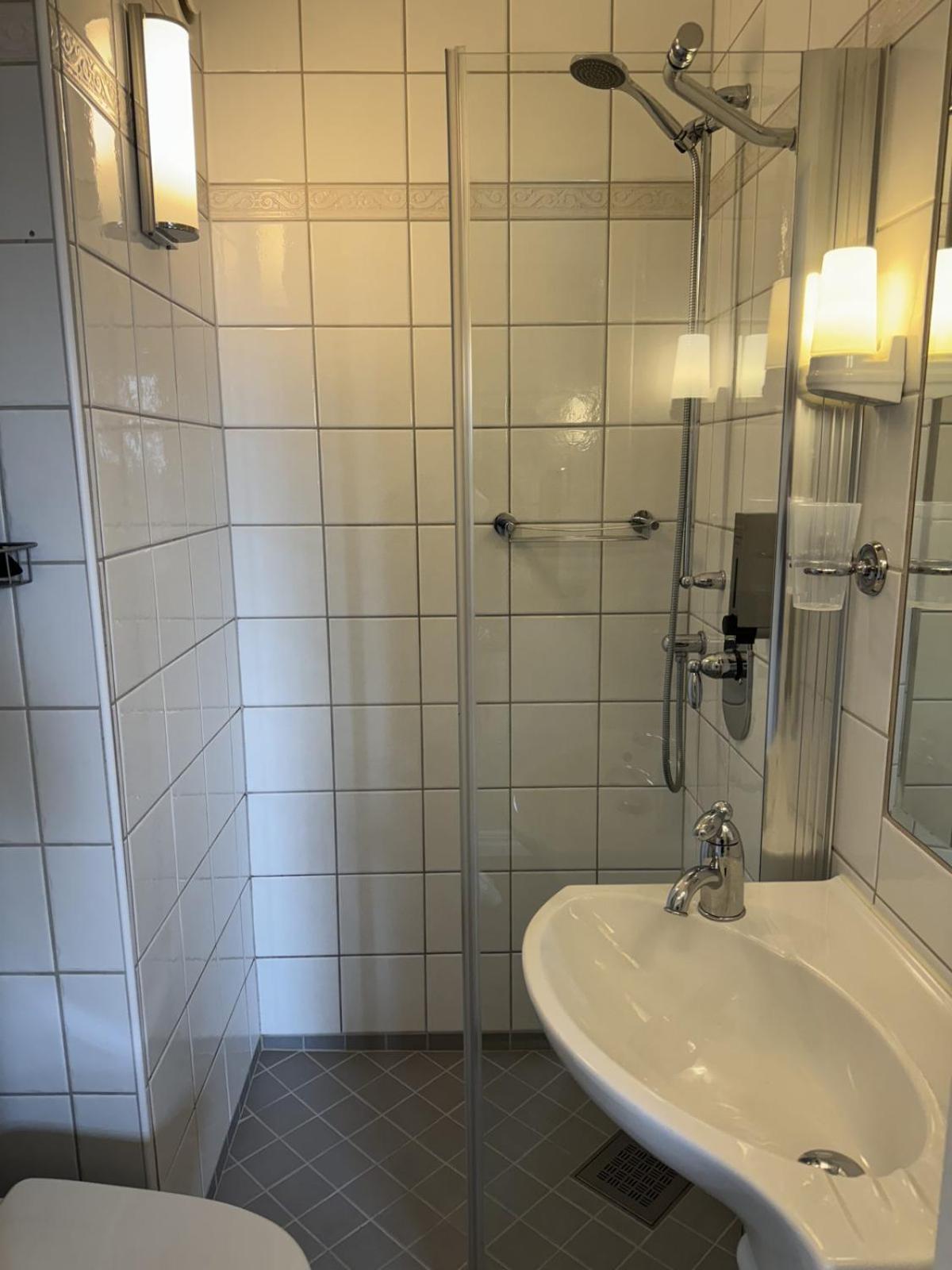 Hotel Tanum Gestgifveri Tanumshede Bagian luar foto